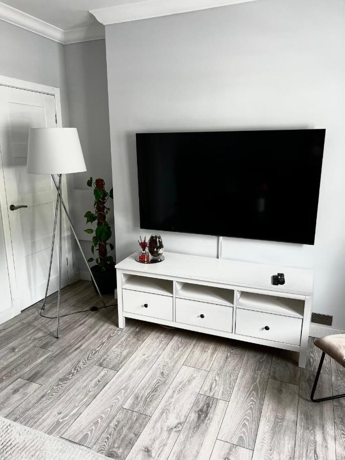 Апартаменты Modern 2-Bed Flat In Town Centre Обан Экстерьер фото