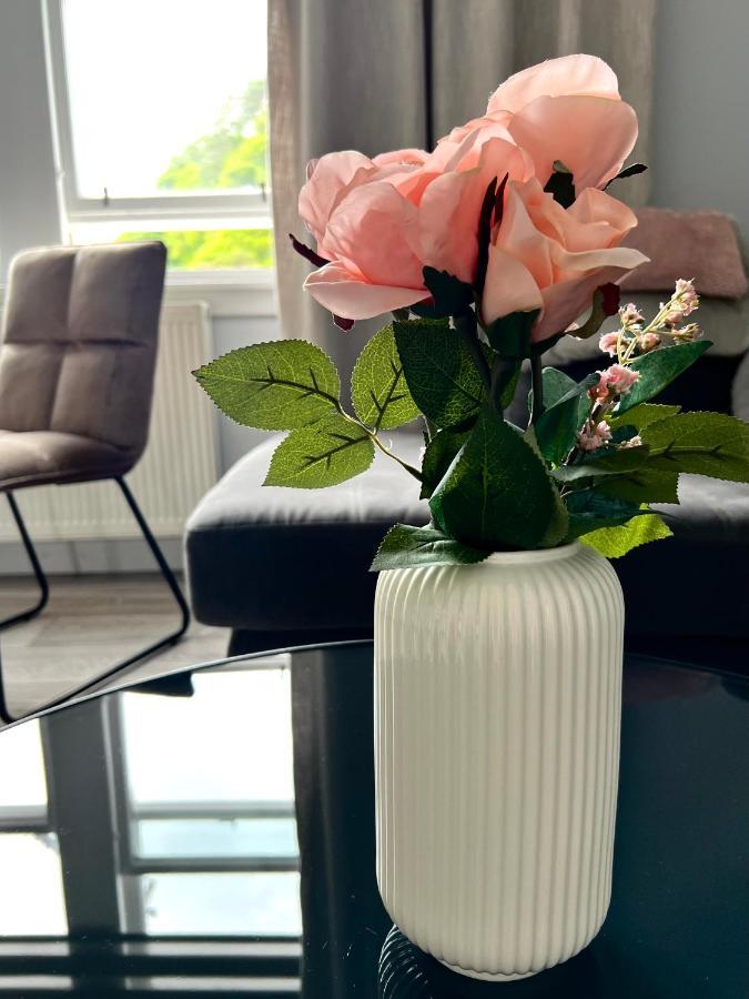 Апартаменты Modern 2-Bed Flat In Town Centre Обан Экстерьер фото