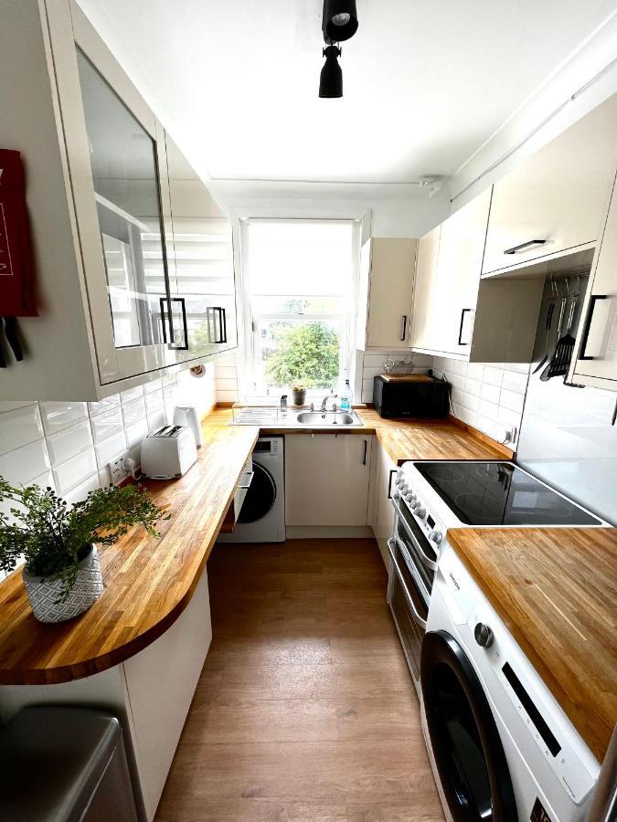 Апартаменты Modern 2-Bed Flat In Town Centre Обан Экстерьер фото