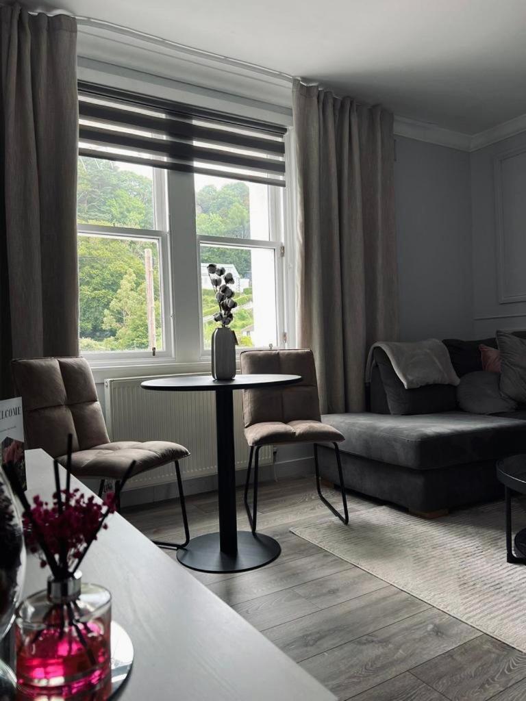 Апартаменты Modern 2-Bed Flat In Town Centre Обан Экстерьер фото